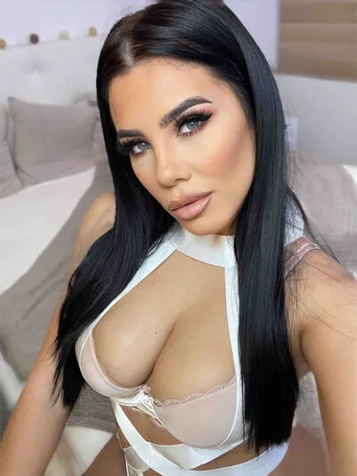 Live sex webcam photo for CelineReys #290137149