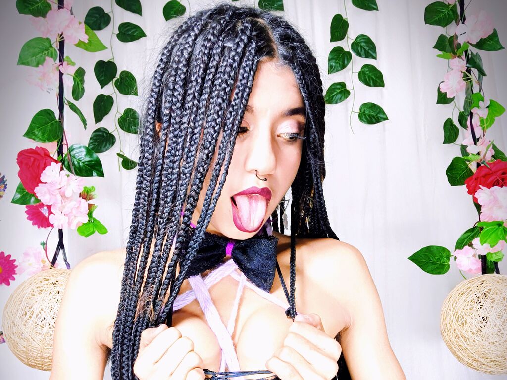 Live sex webcam photo for CharlothBoileau #277288929