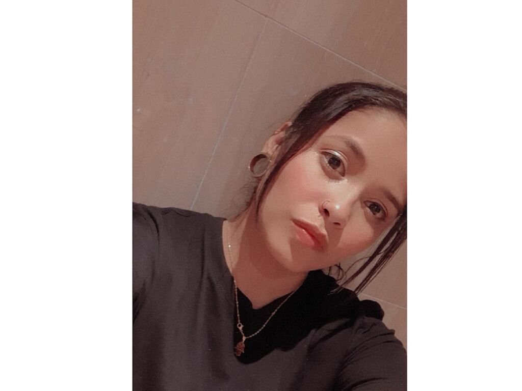 Live sex webcam photo for CharlyHope #278266764