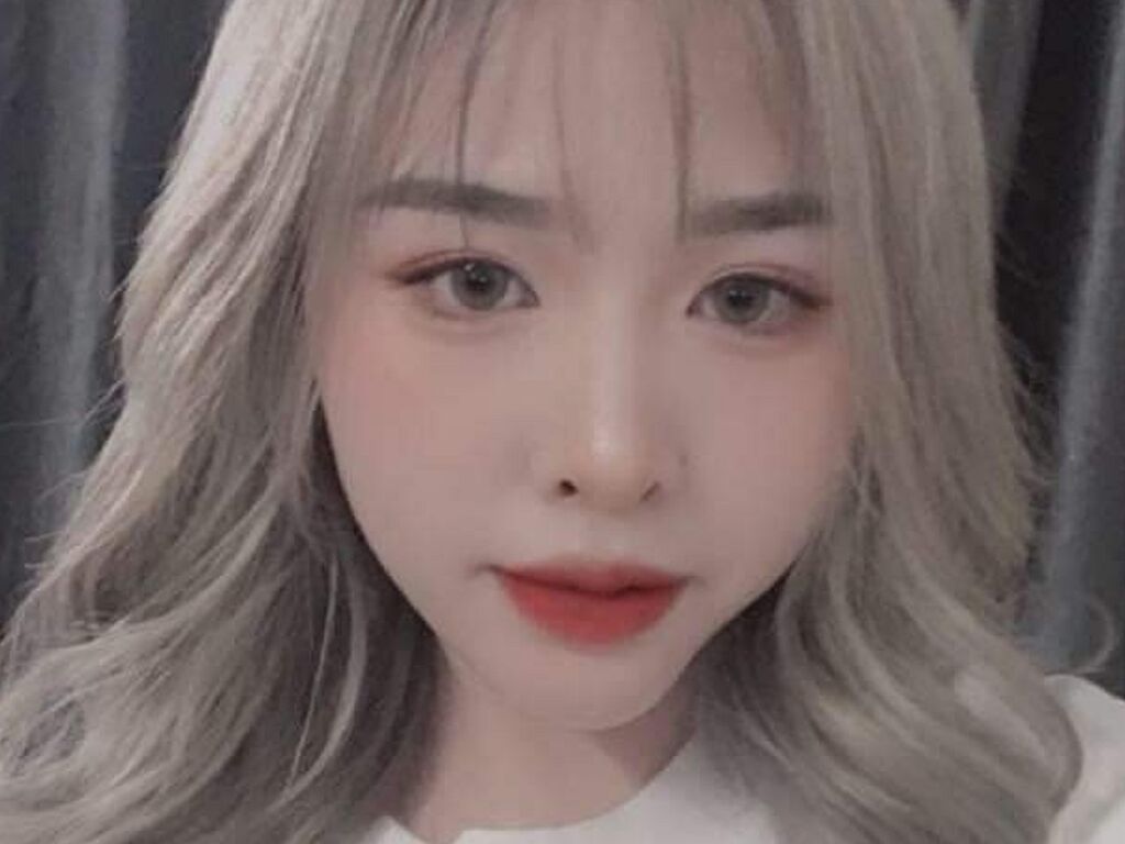 Live sex webcam photo for ChiLucy #276307118