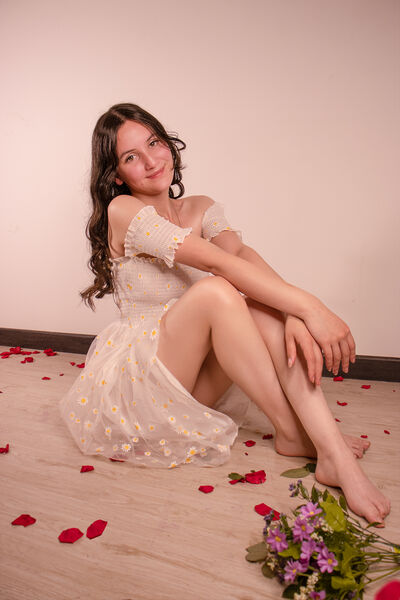 Live sex webcam photo for ChloeDurgot #290157048