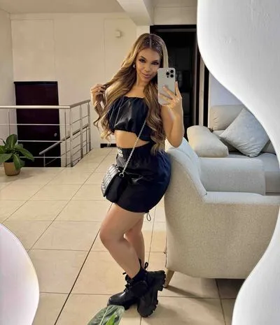 Live sex webcam photo for ChloeNova #290138459