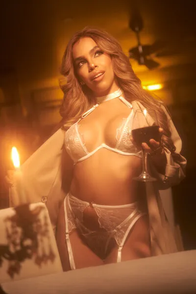 Live sex webcam photo for ChloeNova #290138462