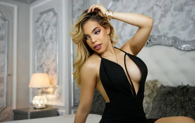 Live sex webcam photo for ChloeNova #290138611