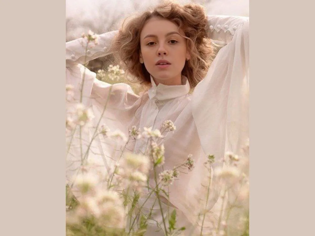 Live sex webcam photo for ChloePulsar #277704688