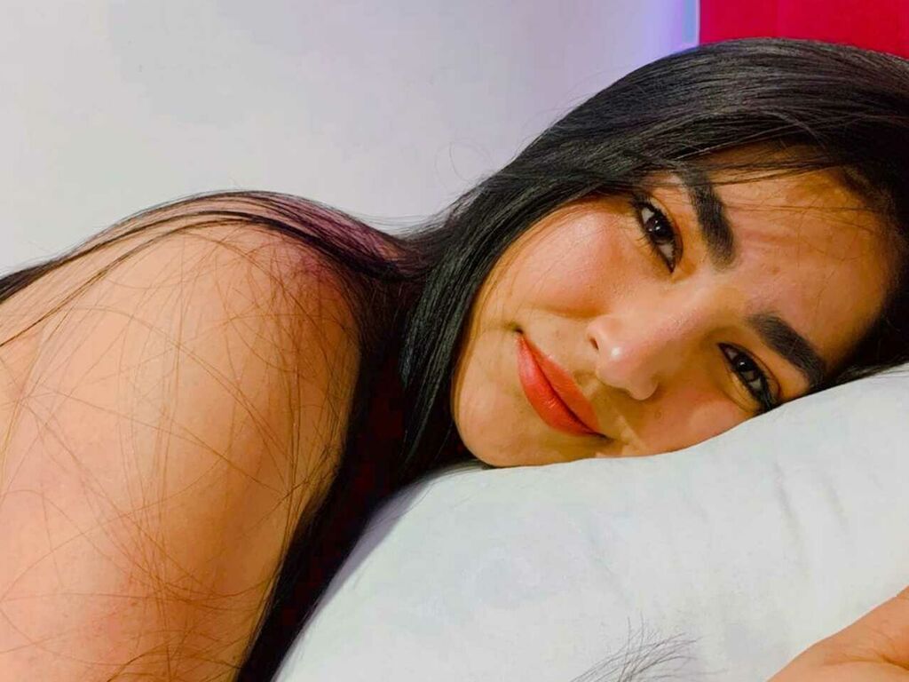 Live sex webcam photo for CholeWinslow #276273746