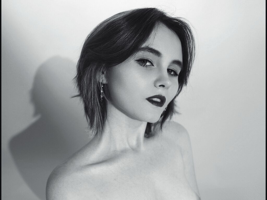 Live sex webcam photo for CiriRaymonds #277805884