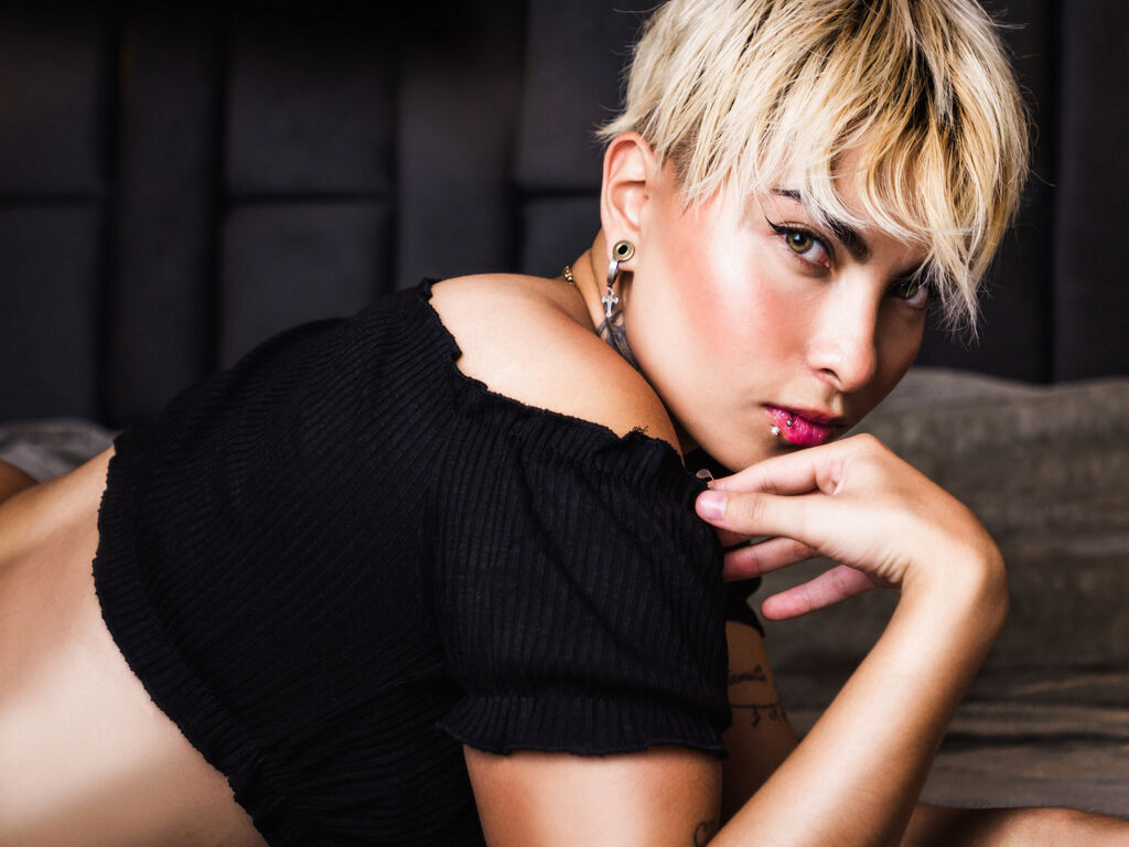 Live sex webcam photo for CloeAbreu #278099031