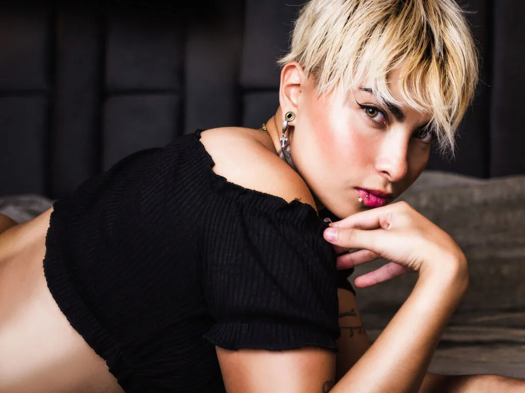 Live sex webcam photo for CloeTalavera #276684016