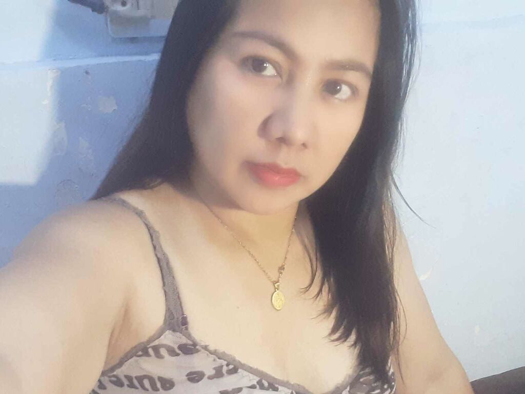 Live sex webcam photo for ColetLadys #277932494