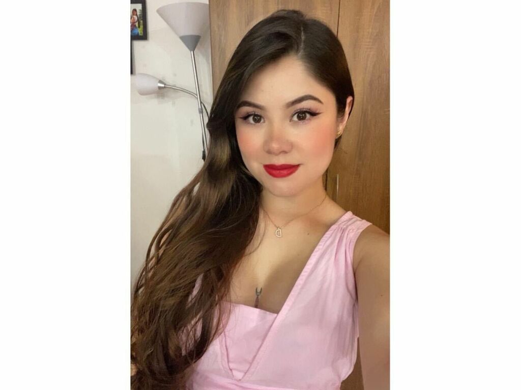 Live sex webcam photo for ColetteDubois #277877015