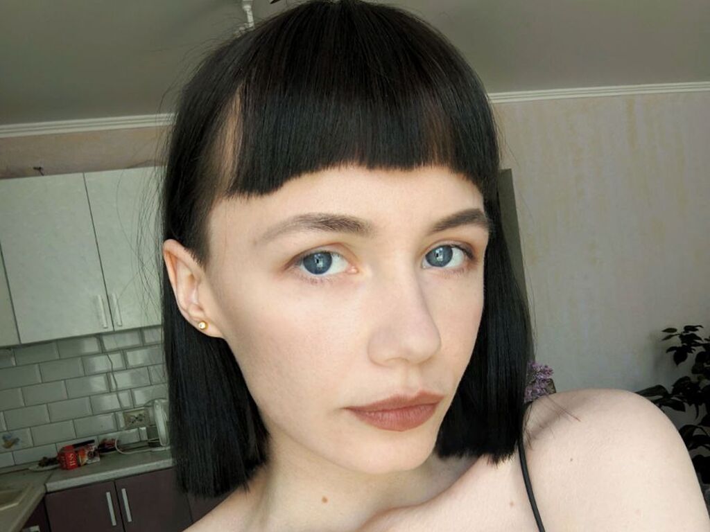 Live sex webcam photo for ConnieTyler #277406415