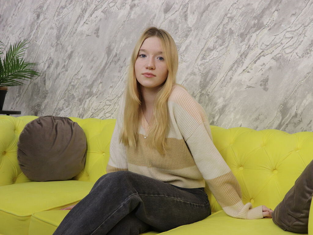 Live sex webcam photo for DaminaLane #276528871