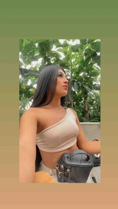 Live sex webcam photo for DanielaMills #290168903