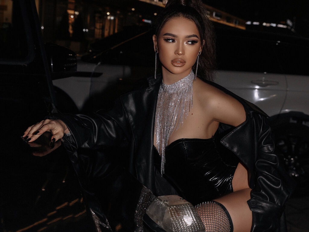 Live sex webcam photo for DeniseGarcia #276131336