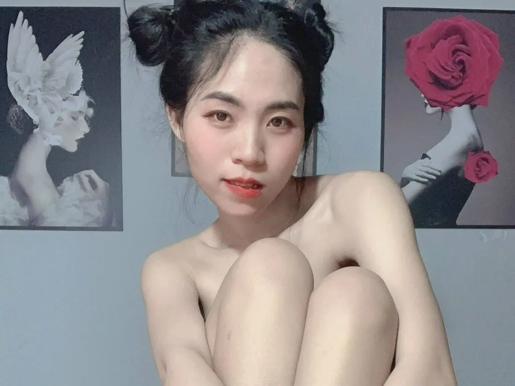 Live sex webcam photo for DianaSalen #275873463