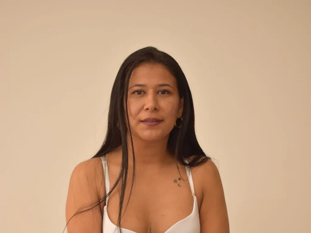 Live sex webcam photo for DianeyStones #277506551