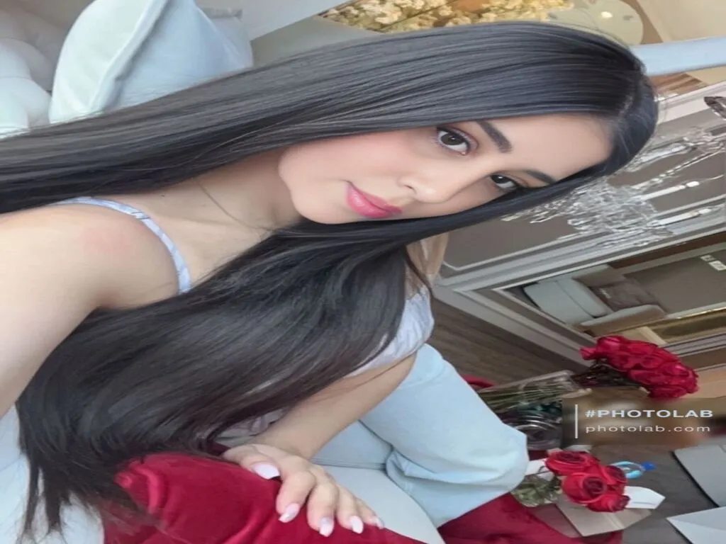 Live sex webcam photo for DivaKatalina
