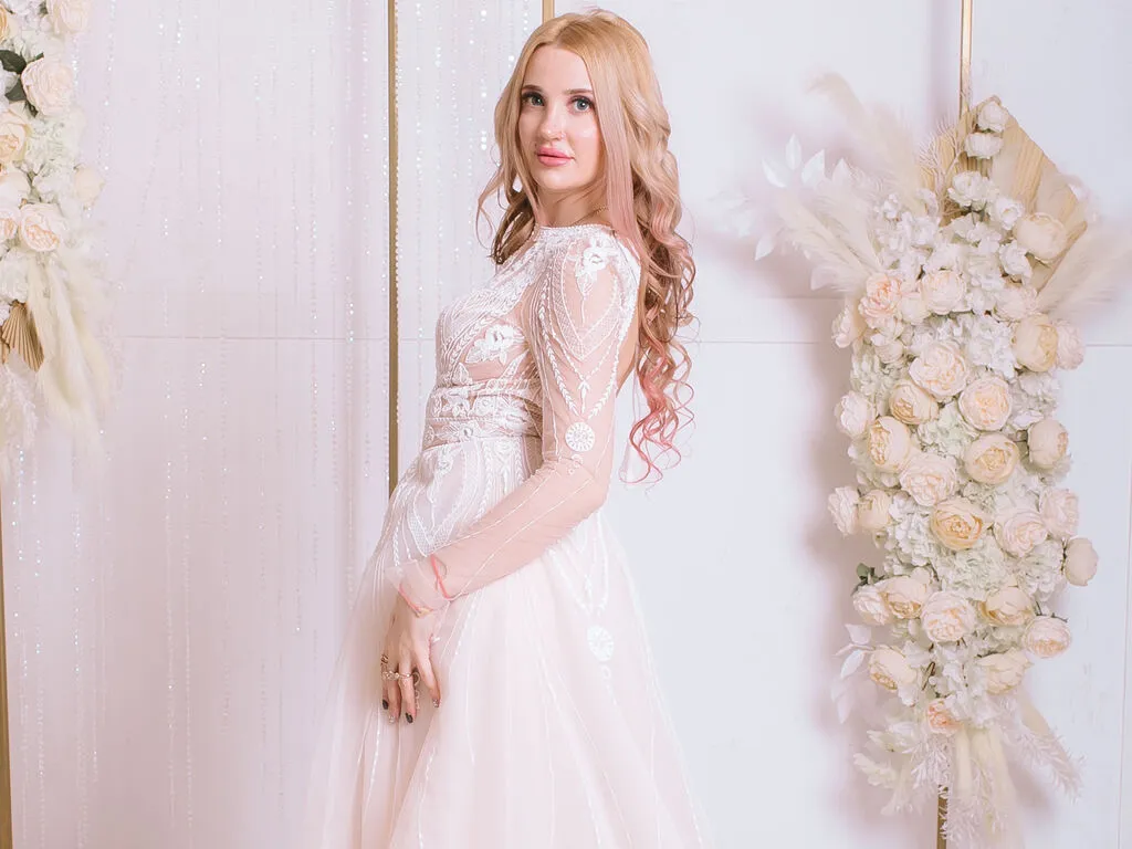 Live sex webcam photo for DominikaHunter #278013651