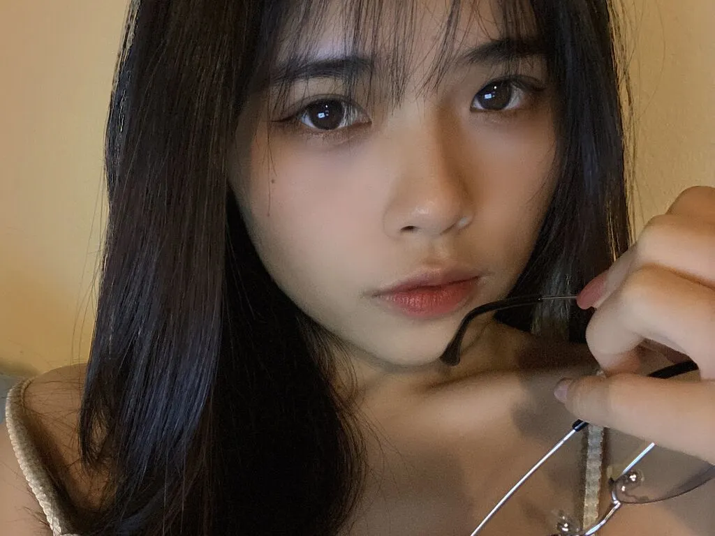 Live sex webcam photo for DovaStewart #276159532