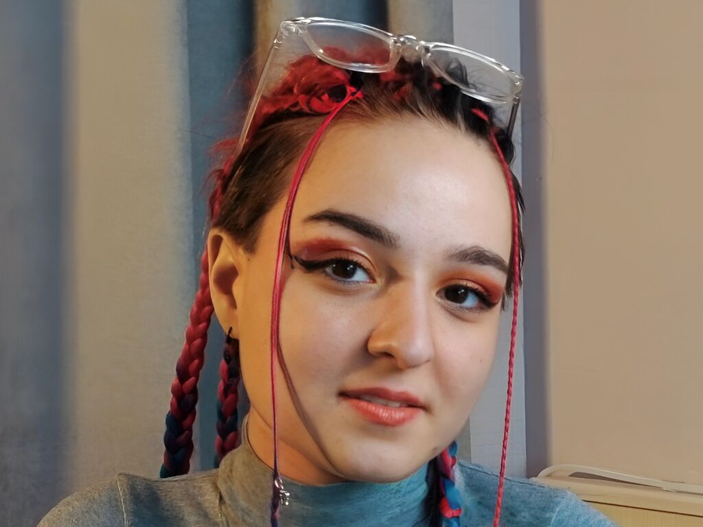 Live sex webcam photo for EditDarby #277559710