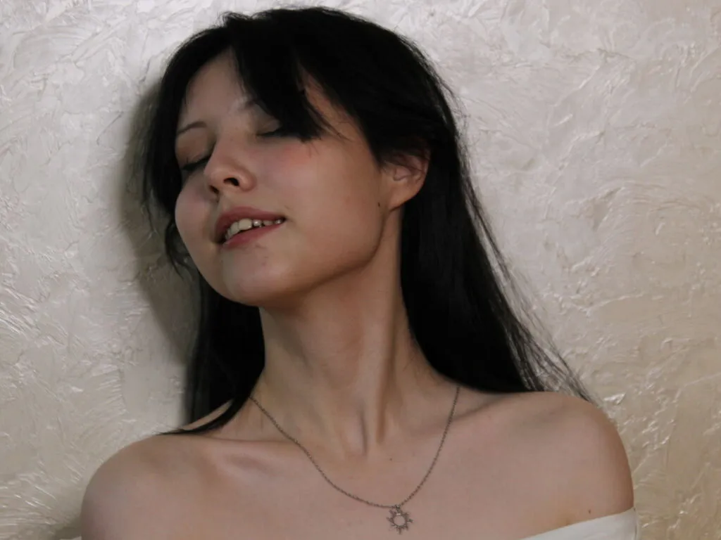 Live sex webcam photo for EdytChaplin #276613858