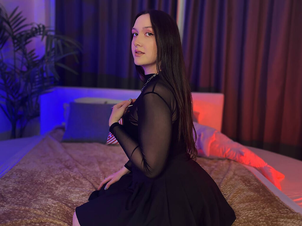 Live sex webcam photo for EffyCherry #277909103