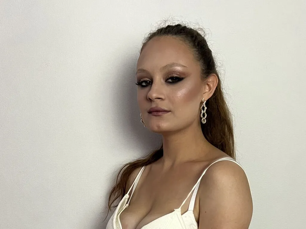 Live sex webcam photo for EileenMartin #276154250