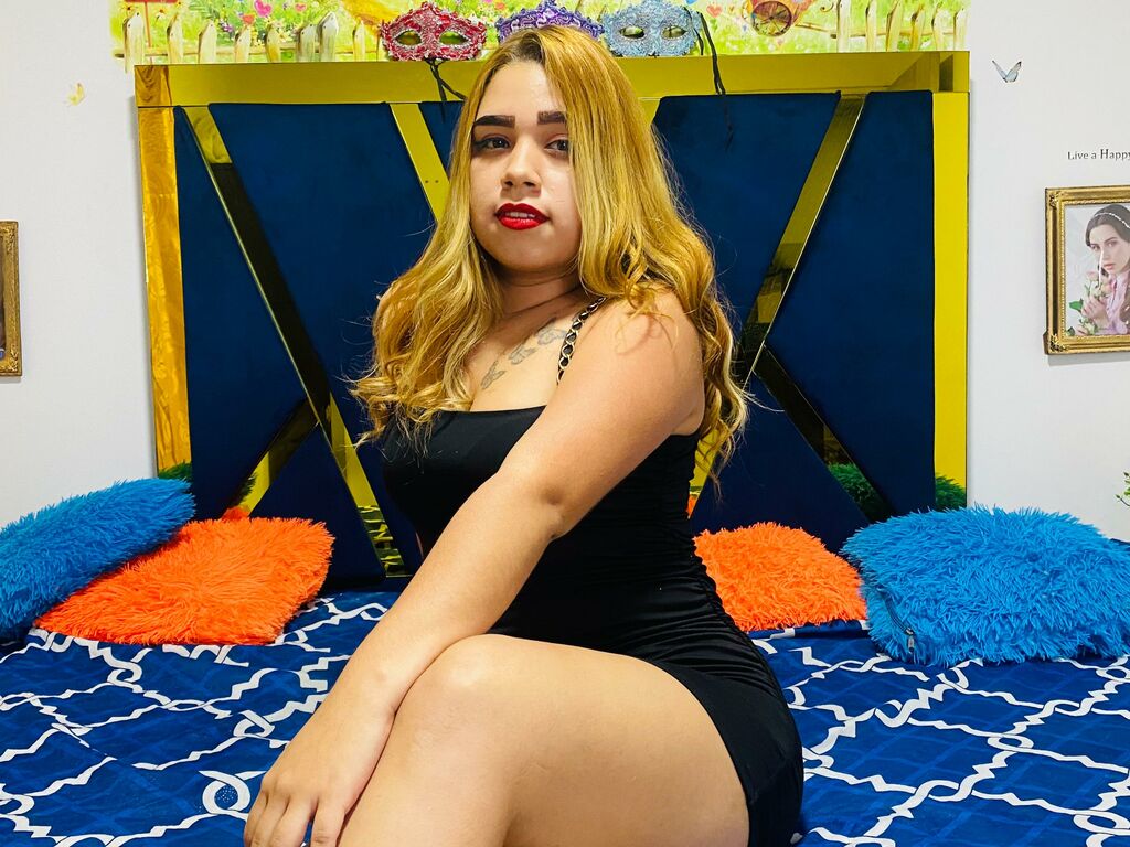 Live sex webcam photo for ElaineVodianova #277062153