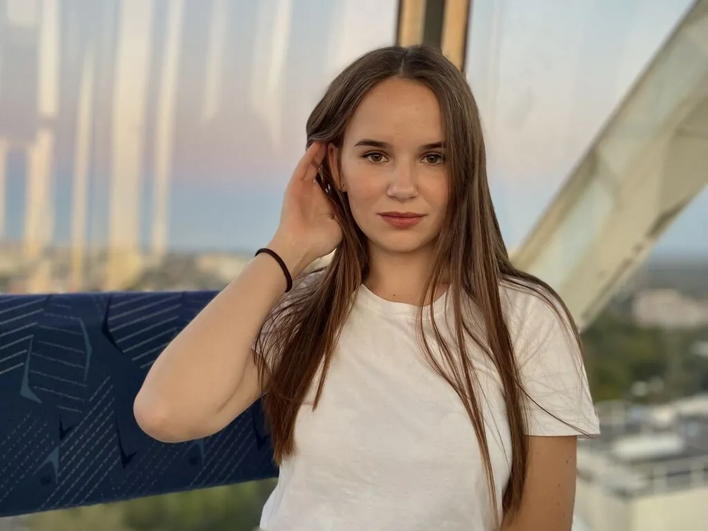 Live sex webcam photo for ElisHolland #277873696