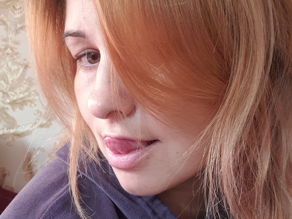 Live sex webcam photo for ElisaSwim #276527470