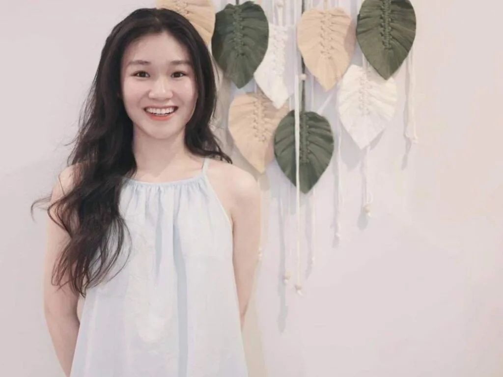 Live sex webcam photo for EliseWatson #276342499