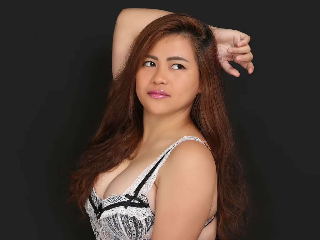 Live sex webcam photo for EllaGanda #277032408