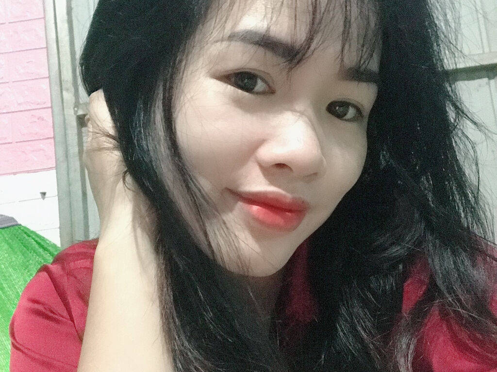 Live sex webcam photo for EllyPhan #276437242