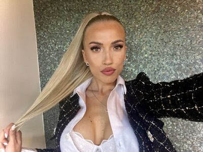 Live sex webcam photo for ElsaFire #290192991