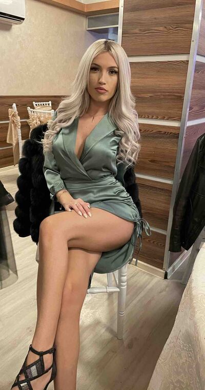 Live sex webcam photo for ElsaFire #290192998