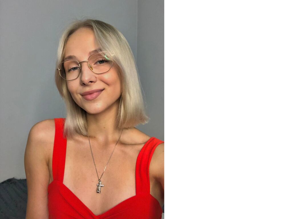 Live sex webcam photo for ElvaAleck #276325776