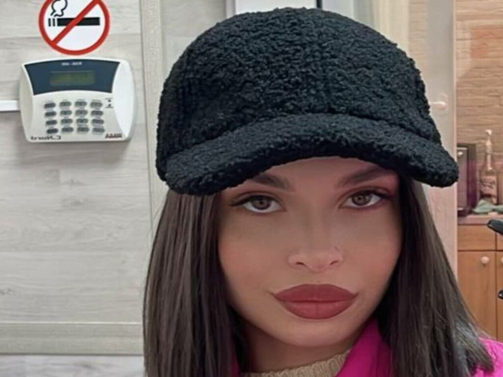 Live sex webcam photo for ElwineChing #277878931