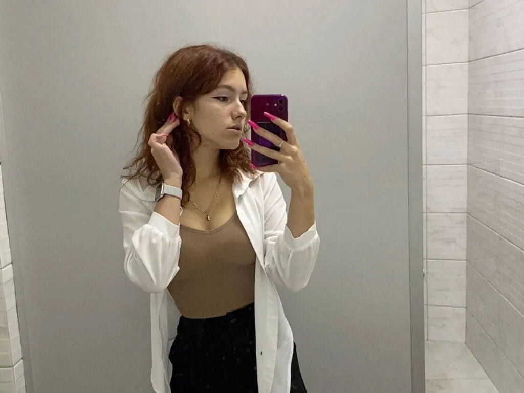 Live sex webcam photo for ElwynaRoss #277120598