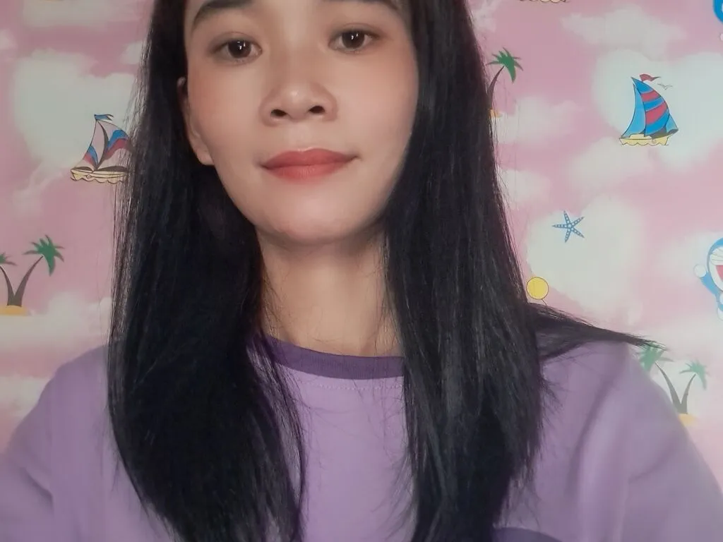 Live sex webcam photo for ElyThuy #276508331