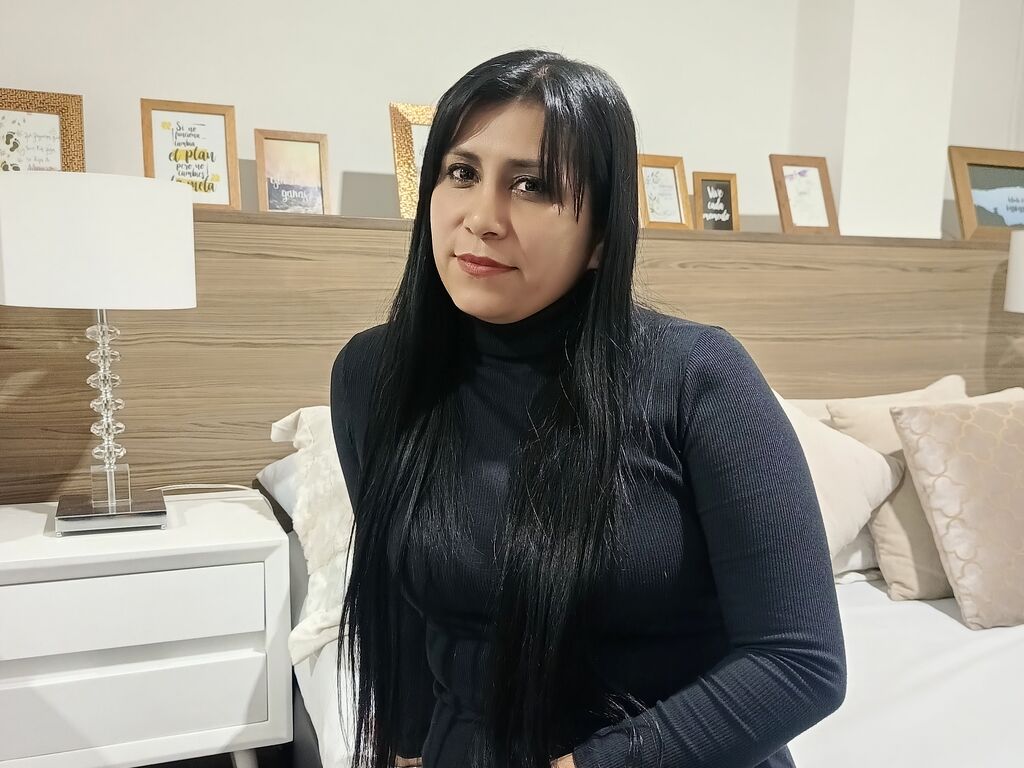 Live sex webcam photo for EmaEsposito #278007129