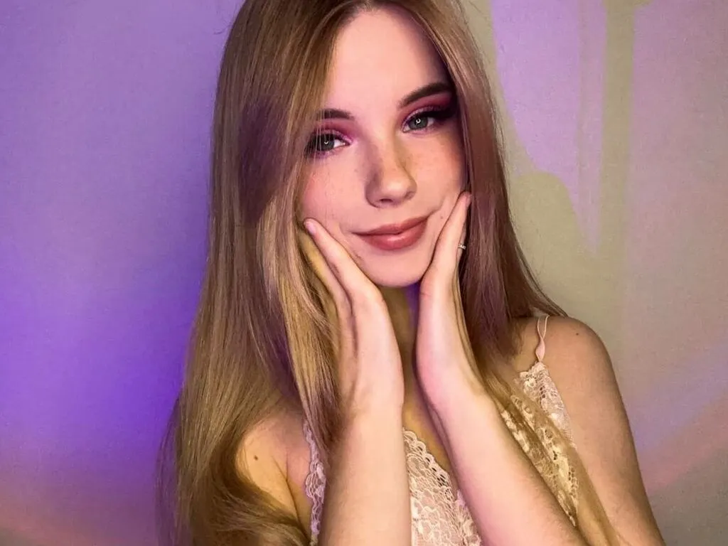 Live sex webcam photo for EmiAngeli #276170330