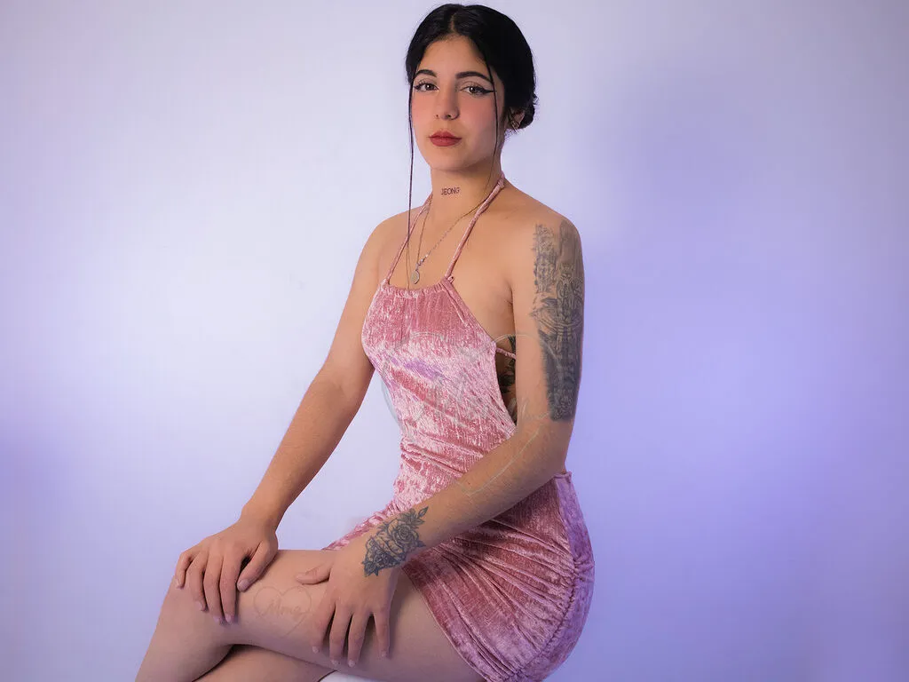 Live sex webcam photo for EmillyHopkins #276327480