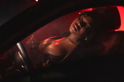 Live sex webcam photo for EmilyKorz #290157825