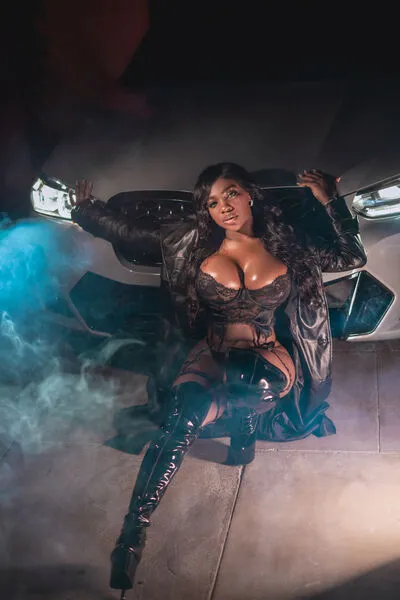 Live sex webcam photo for EmilyKorz #290157827