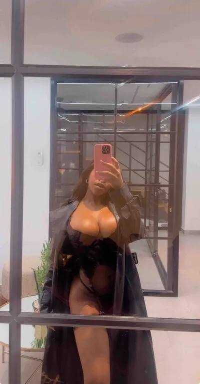 Live sex webcam photo for EmilyKorz #290157849