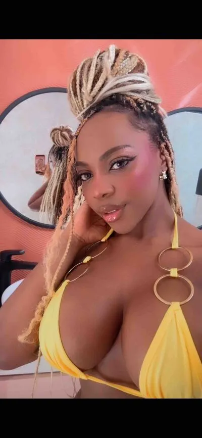 Live sex webcam photo for EmilyKorz #290157862