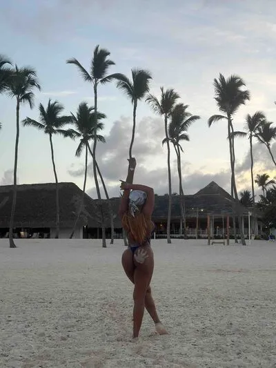 Live sex webcam photo for EmilyKorz #290157867