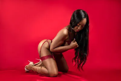 Live sex webcam photo for EmilyKorz #290158048