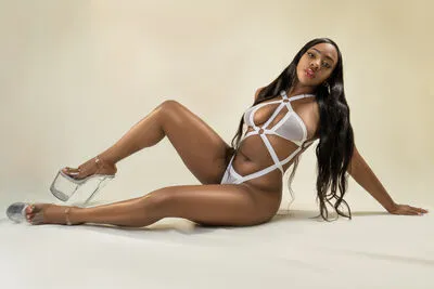 Live sex webcam photo for EmilyKorz #290158049